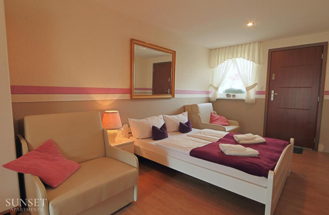 Sunset Apartments - Domek Z Ogrodem Grilem I Parkingiem! Swinoujscie Kültér fotó